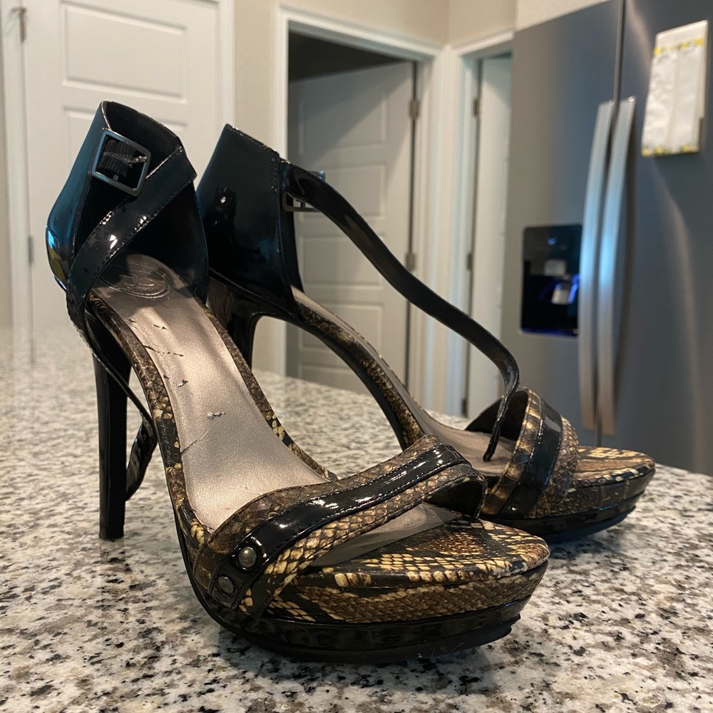 Jessica Simpson Black Patent Leather Snakeskin Platform Heel